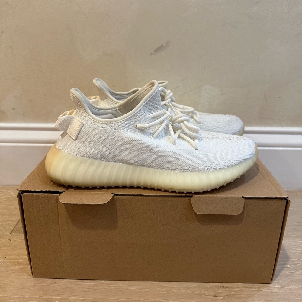 Yeezy Boost 350 V2 Triple White Sz Men’s 7.5. Women’s 9